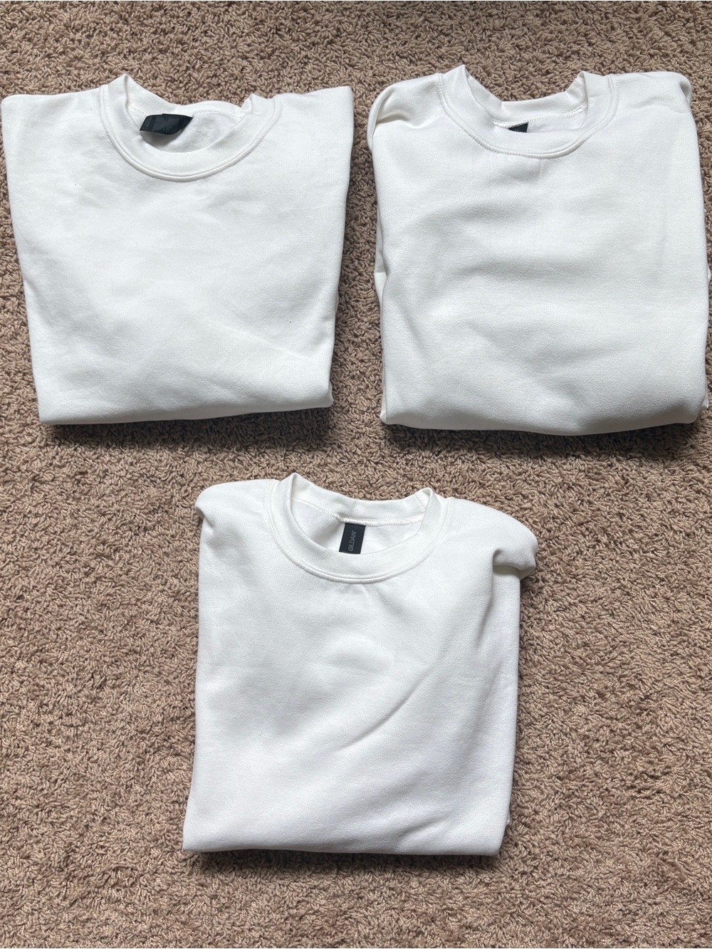 Gildan Heavy Blend Crewneck Sweatshirt Sweatshirts White Medium 3-Pack